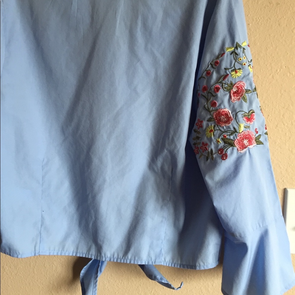 Blouse - Picture 3 of 8